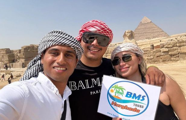 Private Cairo Pyramids Tour with Grand Egyptian Museum and Lunch