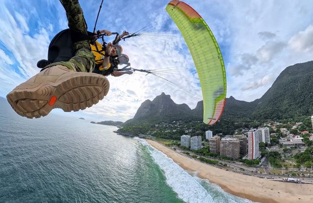 Tandem Paraglider Adventure in São Conrado, no practice required