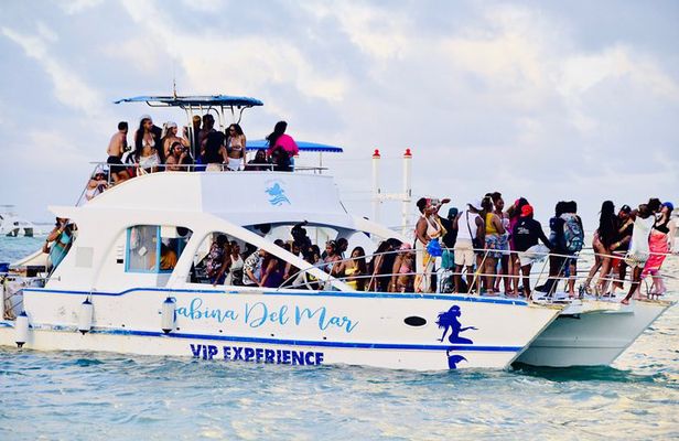 Hip Hop,Afro Beats, soca & Reggae Live DJ FREE liquor &fruit tray