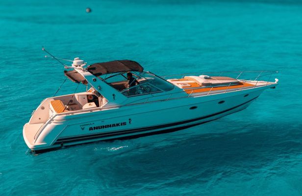 Hire of the 42-foot Anunakis Private Yacht in Cancun