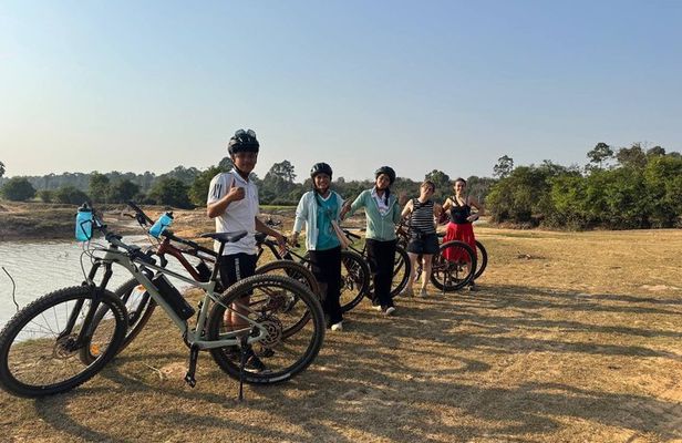 Private Full-Day Siem Reap Countryside & West Baray E-Bike Tour