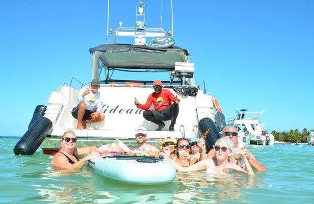 Punta Cana Private Yacht Tour with Open Bar