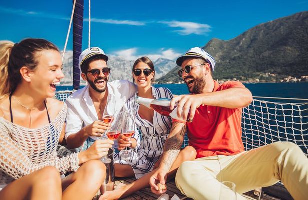 Positano and Amalfi Boat Tour from Salerno with Snorkel and Drink