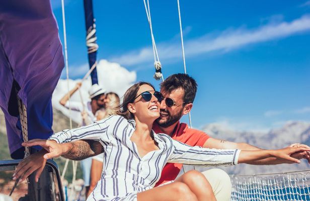 Positano & Amalfi Boat Tour from Sorrento with Snorkel & Drinks