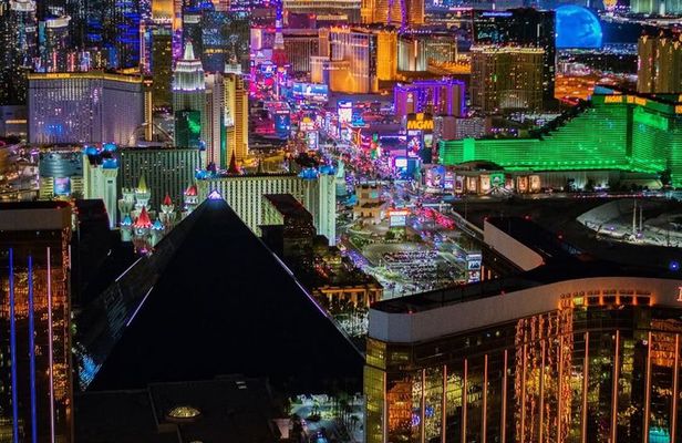 Las Vegas VIP Helicopter Tour with Luxury Limousine Pickup