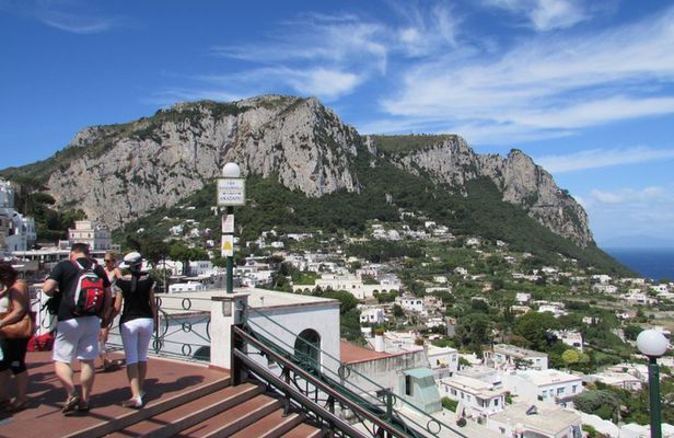 Capri and Anacapri: Boat Tour, Minibus, Chairlift and Lunch