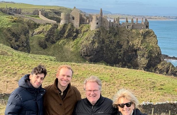 Belfast Private Luxury Tour - Giants Causeway : Scenery & History