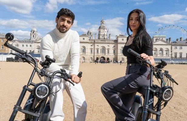 London eBike Tour with Real Artefacts - Small Group Experience