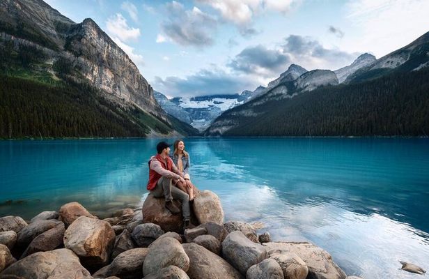 Lake & Hike Day Trip: Lake Louise, Moraine Lake, Johnston Canyon
