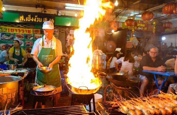 Bangkok Experience Temples Artist House and Chinatown Street Food