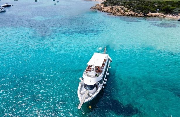 Boat tour in the Archipelago of La Maddalena