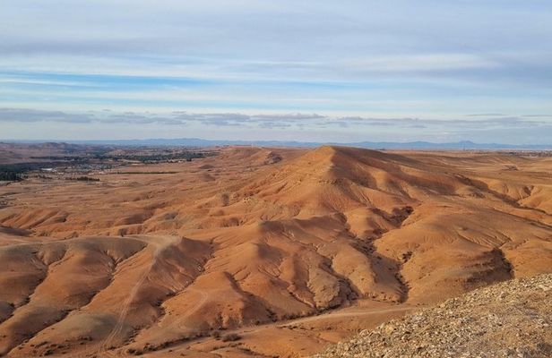 Agafay Desert Hiking Tour with Pool Access and Lunch Experience