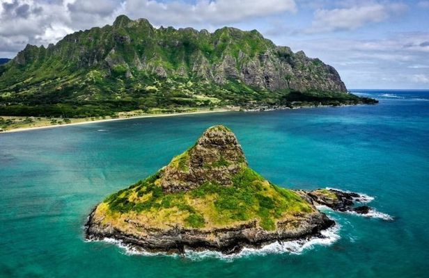 Circle Island Tour with Beach Stop, Leonard's Bakery & Free Wi-Fi