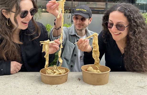 Asian Street Food Treasure Hunt and Self-Guided Tour in London