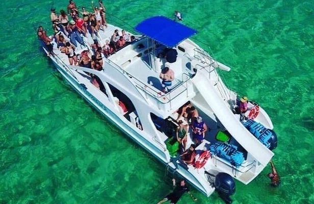Hip Hop Beat and Live Dj Adults Only Party Boat and Free drinks