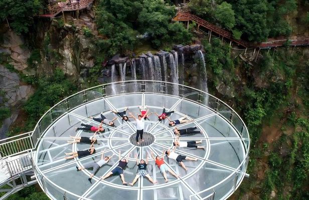 Guangzhou to Qingyuan Gulong Gorge and Dongtian Fairyland Tour