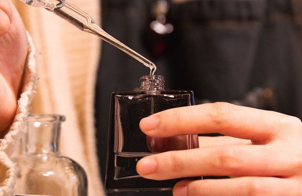 Create A Custom Fragrance at Chicago’s Original Perfumery