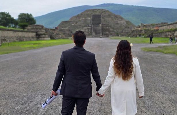 Private experience in Teotihuacan and astronomical cave