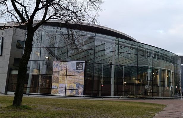 Van Gogh museum skip the queue with Audio Guide Tour