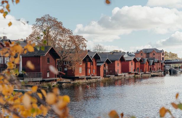 Porvoo Riverside Medieval Old Town Bus Tour from Helsinki