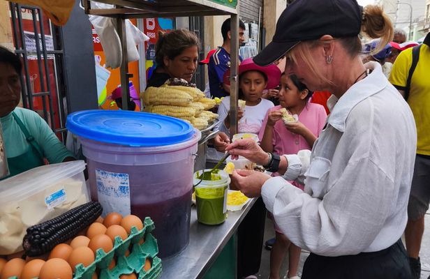 “Lima gastronomic tour: local market and authentic flavors”