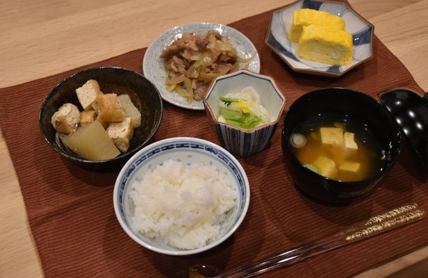 Kanazawa Lunch & Cooking with local gradma
