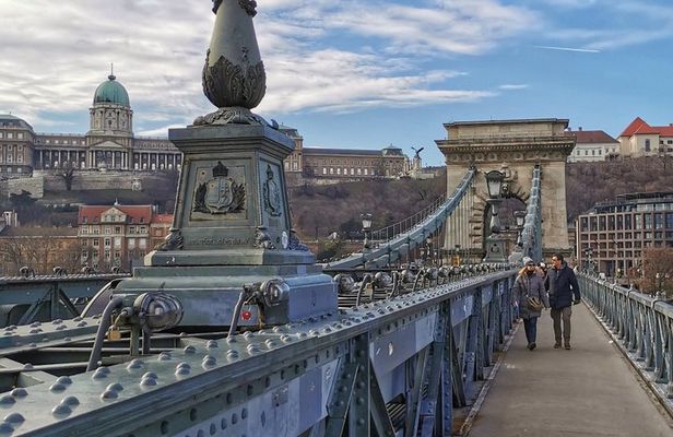Budapest City Highlights and Hidden Gems Walking Tour