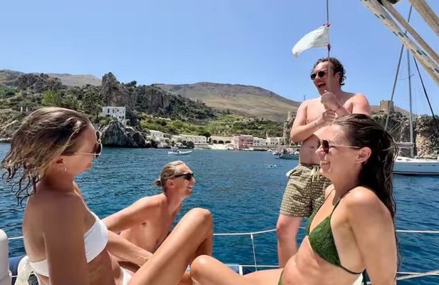 Sailing Cruise in the Zingaro Reserve with Lunch