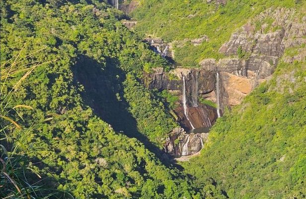 7 Waterfalls Hike with Lunch and South Tour