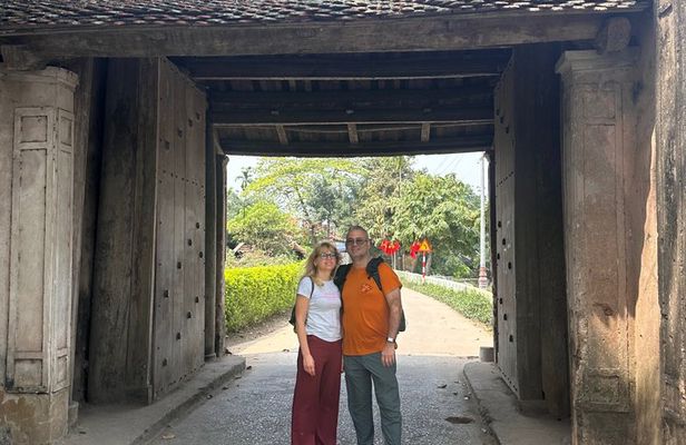 Ha Noi : Duong Lam Ancient Village Tour Full Day ( Private Car )