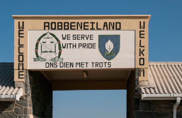 Cape Town Highlights Robben Island and Table Mountain Adventure