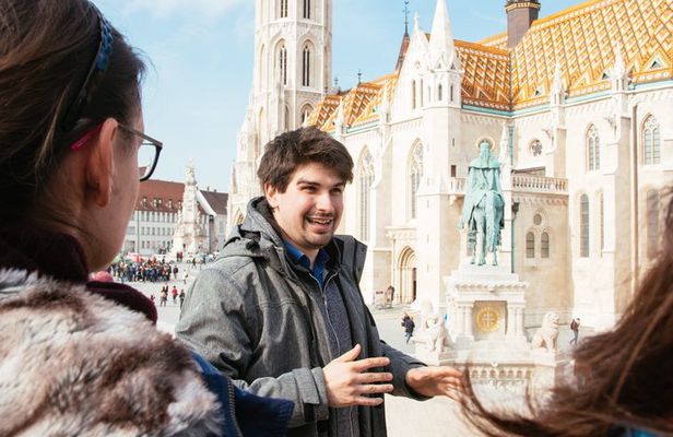 Historic Buda Castle Tour with Matthias Church