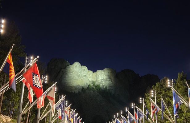 Mt Rushmore 8pm Lighting Ceremony Shared Tour
