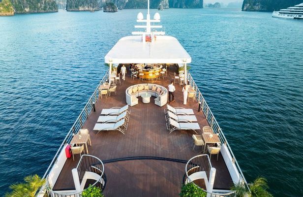 Halong 5 Star Day Cruise: Lunch, Cave, Kayak, Sunset Party & Wine