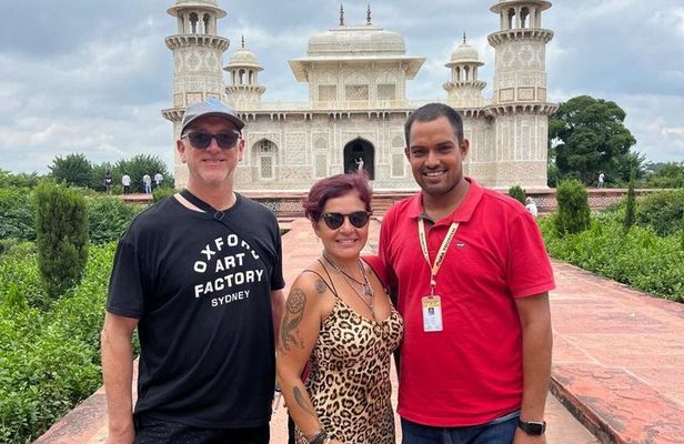 All inclusive Taj Mahal Day Trip from Jaipur Ending in Delhi