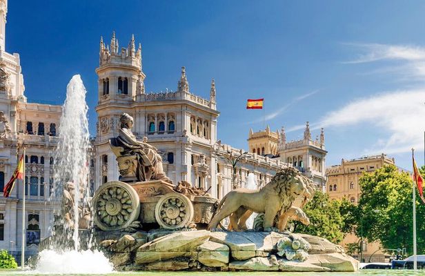 Madrid Half-Day Small Group Tour with Royal Palace & Hotel Pickup