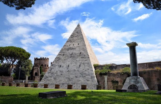 Rome E-Bike Tour with Food & Wine Tasting In Archaeological Site