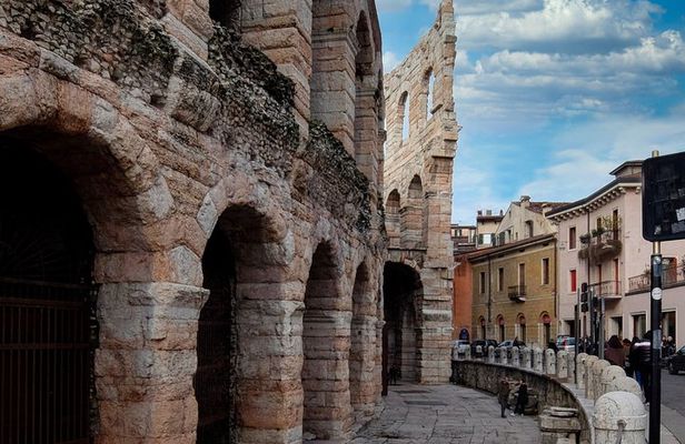 Verona in 1 day by train from Venice