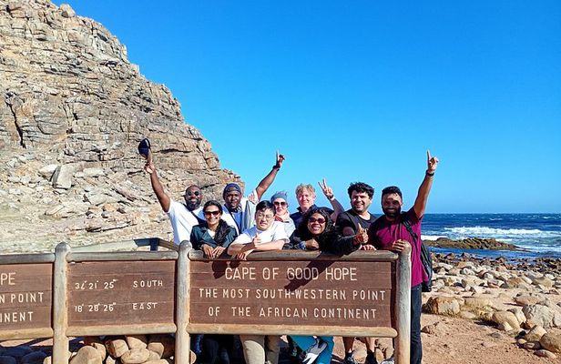 Cape peninsula with African peguin and Seals