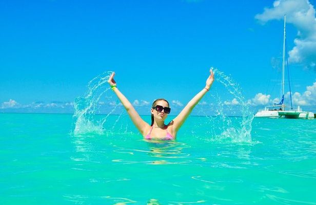 Best Soana Island with Dominican Lunch and Natural Pool