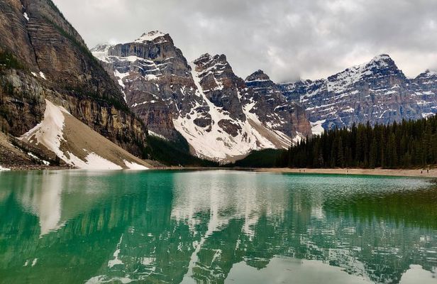 10–12 spots: Banff Tour with Turquoise Lakes, Waterfalls & Canyon