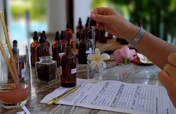 Perfume workshop in Tahiti Create your Polynesian perfume