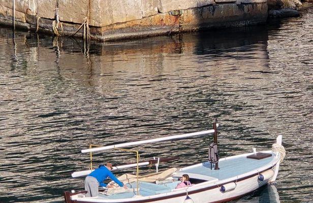 Discover Dubrovnik the Local Way – A Timeless Boat Experience