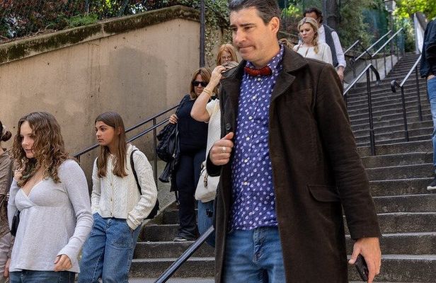 The Best Unseen Sights of Paris, Half a day walking Tour