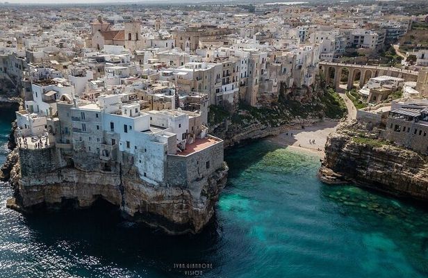 Best of Alberobello trulli & Polignano a mare bus tour from Bari