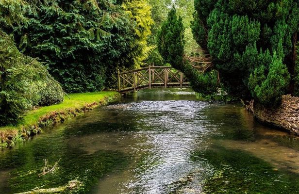 Cotswolds Private Tour to Windrush Valley and Minster Lovell