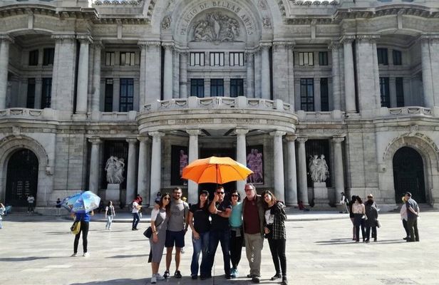 Fine Arts Tour and cdmx center tour with Erick local guide. 3hrs
