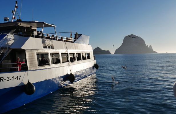 Ibiza: Es Vedrà Catamaran Cruise – Morning or Sunset