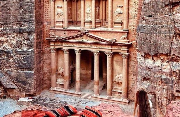 Petra and Pink Lake Private Guided Tour