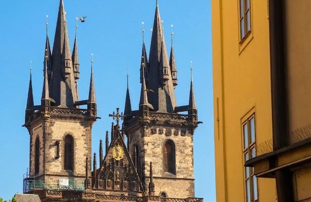 Prague Walking Tour of Old Town, Charles Bridge and Prague Castle